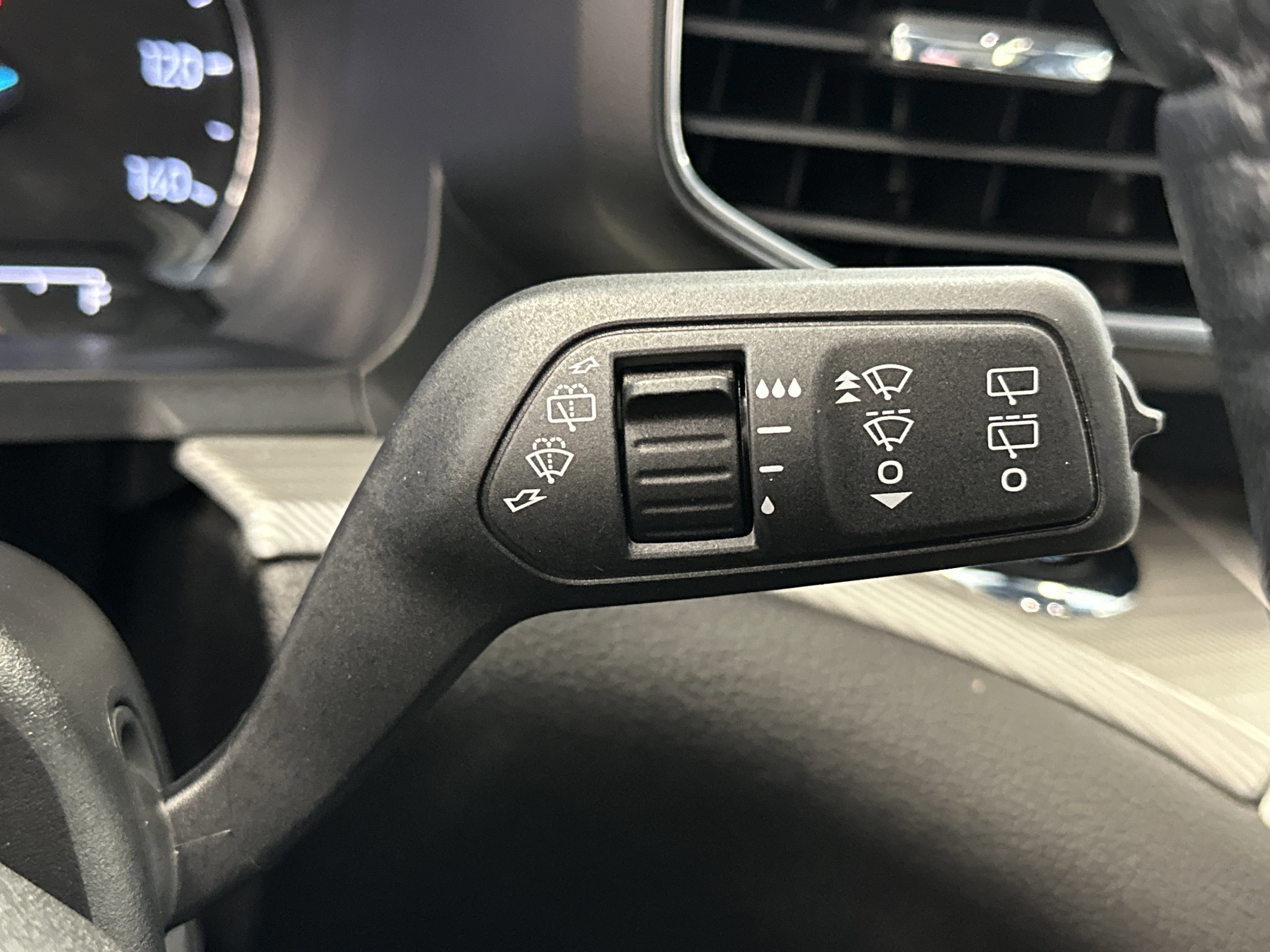 Certified 2023 Ford Explorer XLT w/ Equipment Group 202A image 39