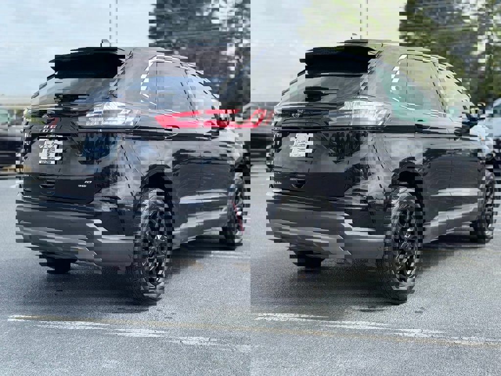 Certified 2023 Ford Edge SEL image 4