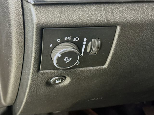 Used 2019 Jeep Grand Cherokee Limited w/ Trailer Tow Group IV image 12