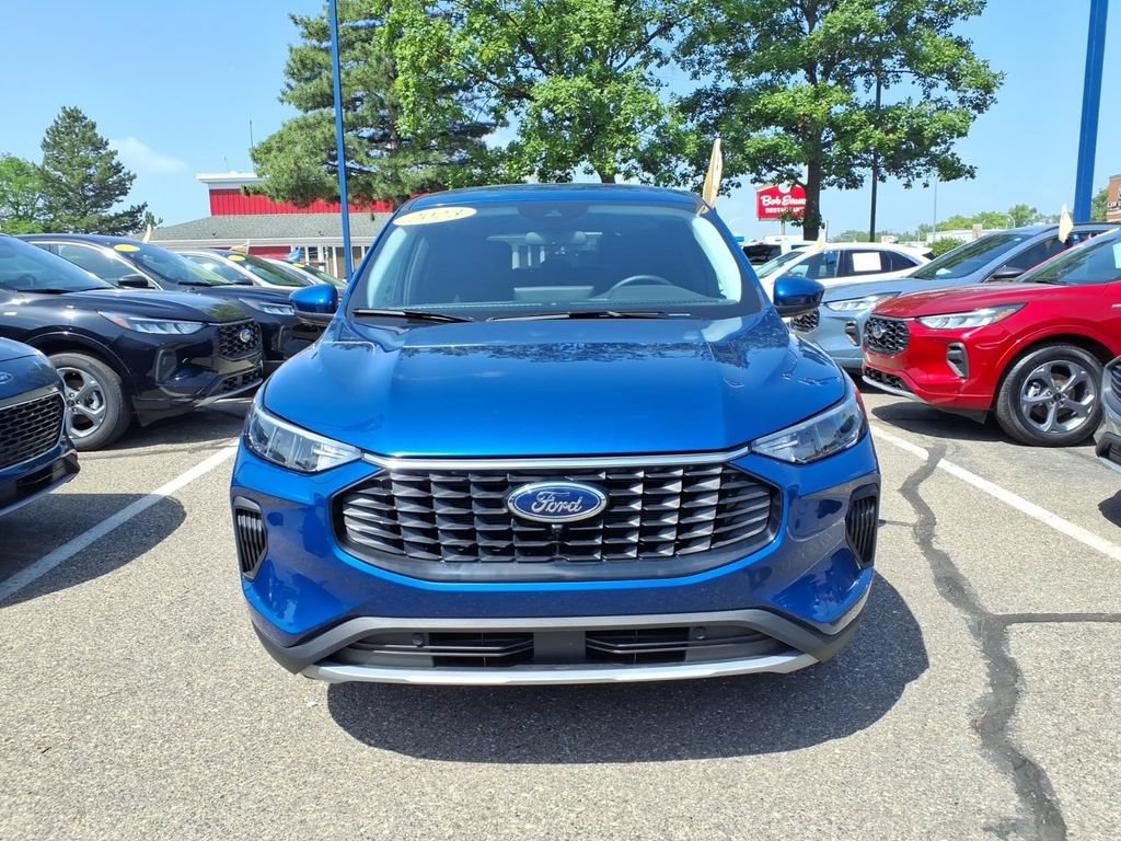 Certified 2023 Ford Escape Active w/ Tech Pack #2 AWD/4WD image 3