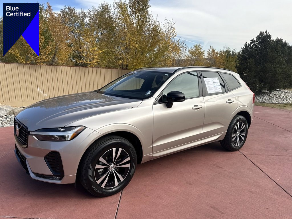 Used 2025 Volvo XC60 B5 Core image 1