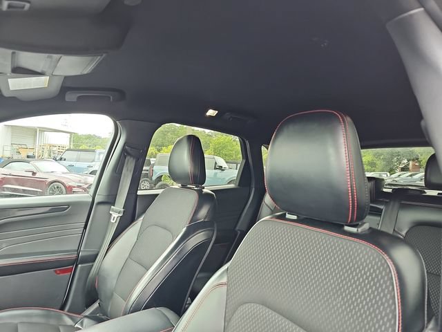 Certified 2025 Ford Escape ST-Line Select AWD/4WD image 17