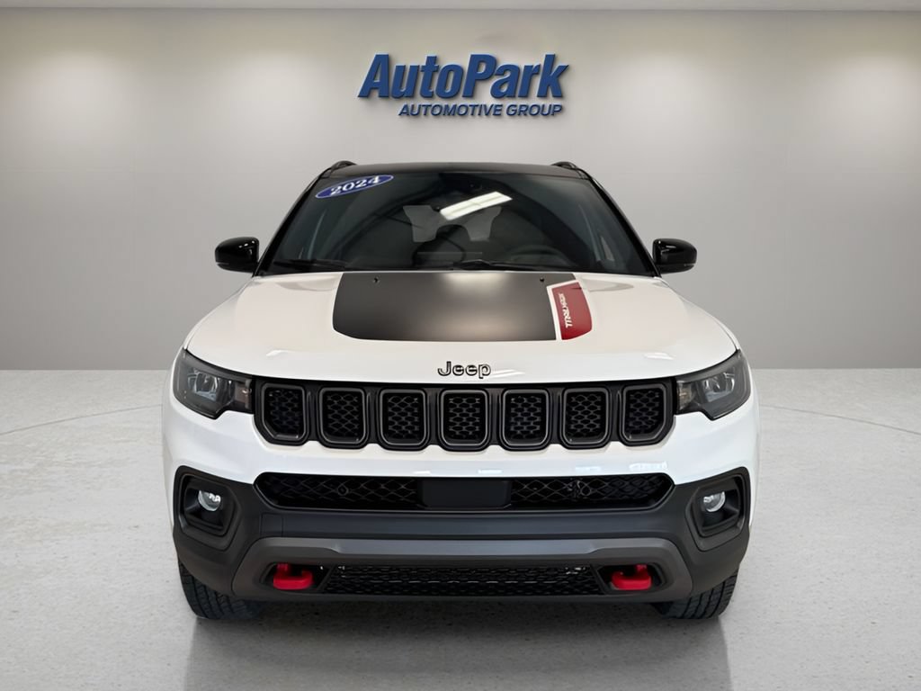 Used 2024 Jeep Compass Trailhawk AWD/4WD image 4