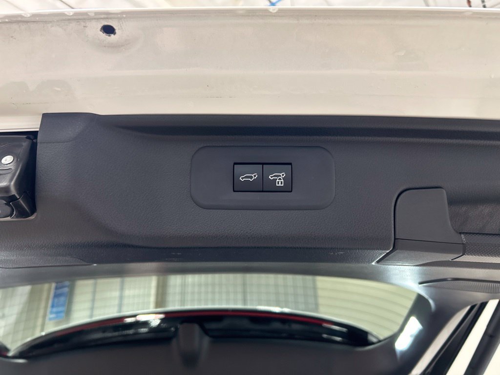 Used 2024 Toyota Grand Highlander AWD image 32