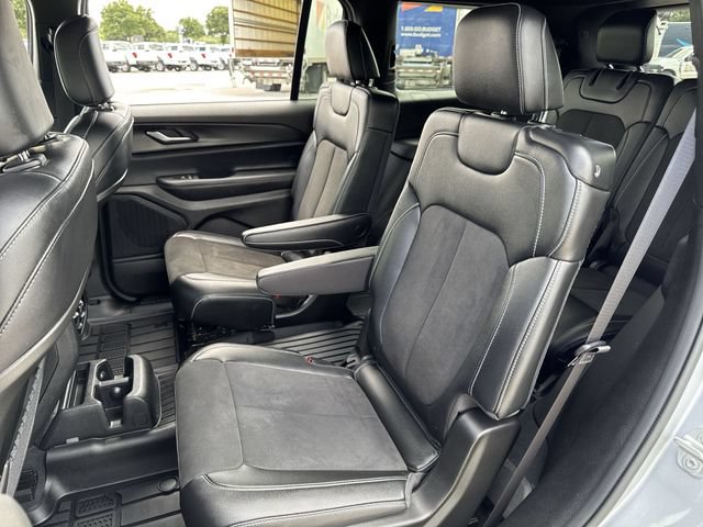 Used 2023 Jeep Grand Cherokee L Laredo RWD image 21