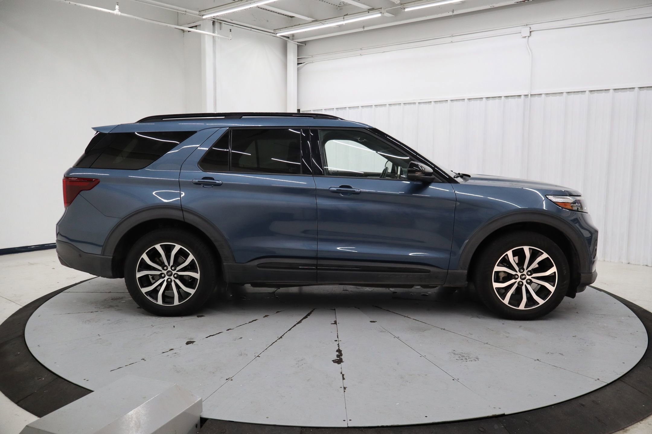 Certified 2020 Ford Explorer ST w/ Premium Technology Package image 8
