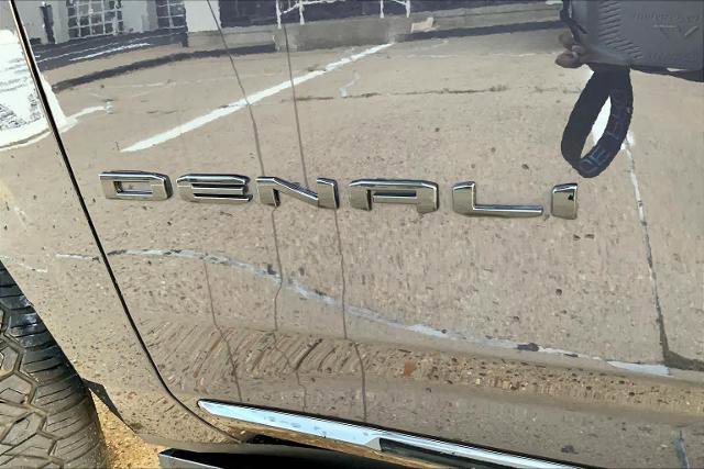 Used 2024 GMC Yukon Denali Ultimate image 11