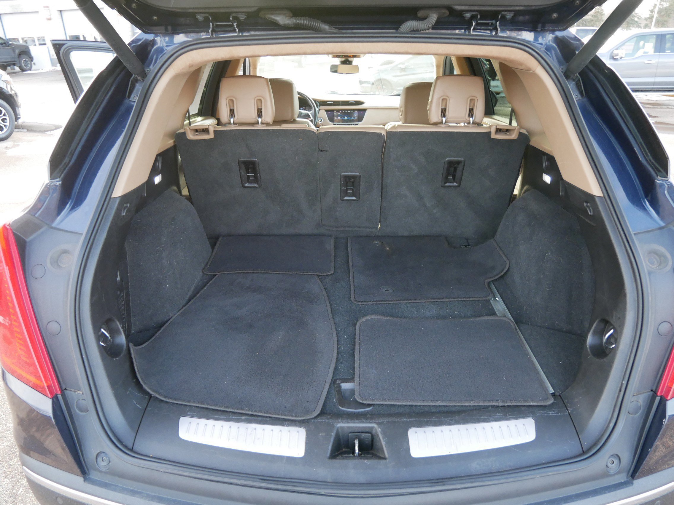 Used 2017 Cadillac XT5 Platinum image 18