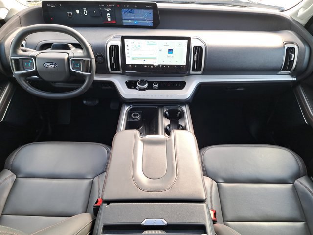 Certified 2025 Ford Expedition Active image 17