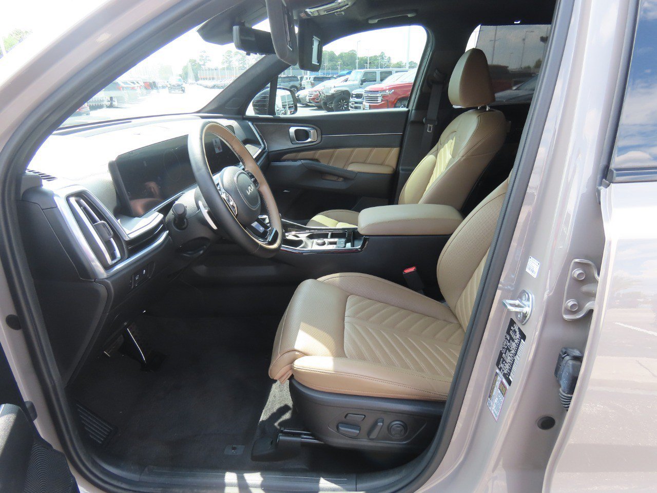 Used 2025 Kia Sorento SX Prestige w/ Olive Brown Leather Package AWD/4WD image 24