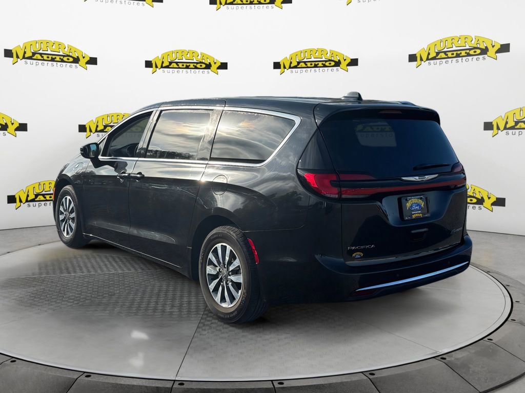 Used 2024 Chrysler Pacifica Limited FWD image 3