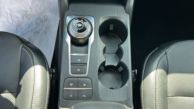 Certified 2020 Ford Escape Titanium AWD/4WD image 22