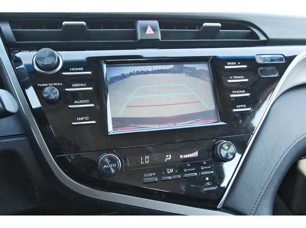Used 2018 Toyota Camry L image 23