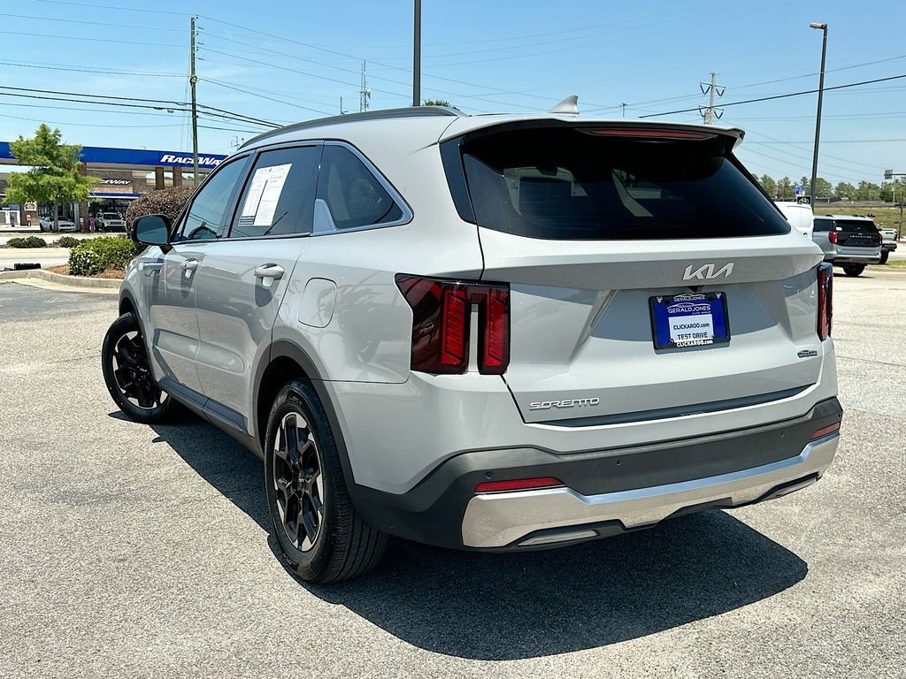 Used 2024 Kia Sorento S FWD image 6