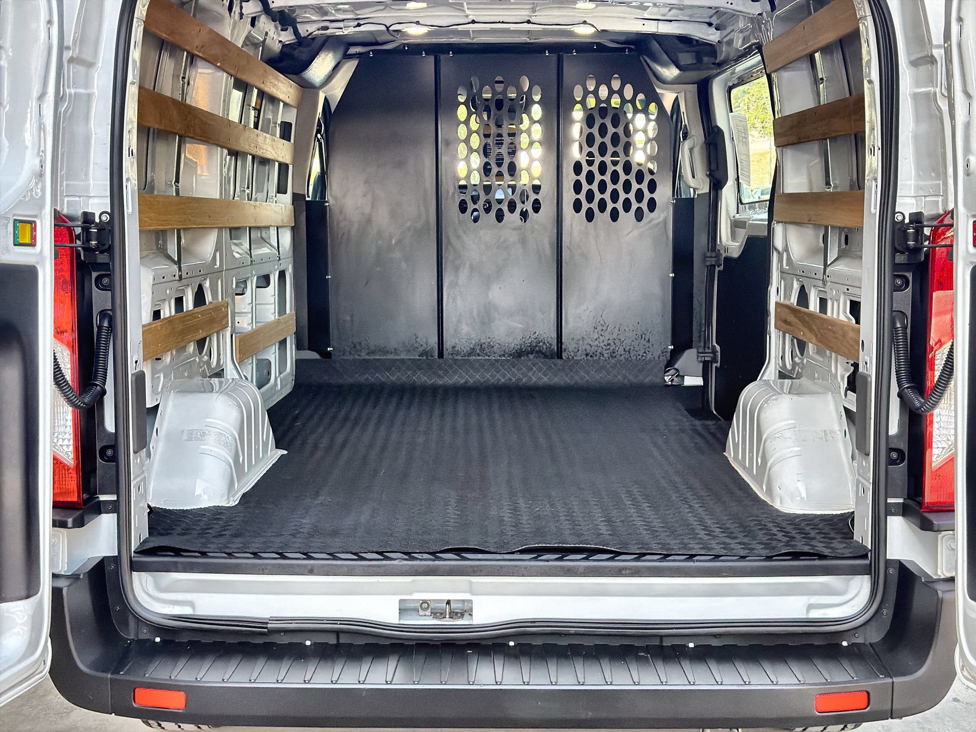 Certified 2025 Ford Transit 250 Low Roof w/ Exterior Upgrade Package RWD image 21