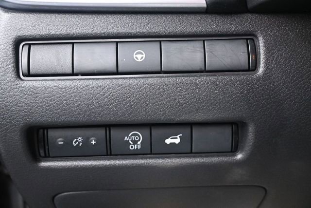 Used 2025 Nissan Rogue SV AWD/4WD image 8