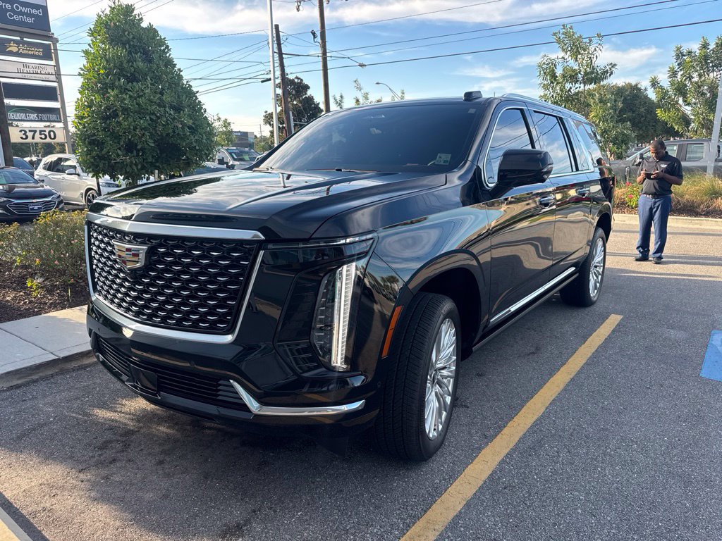 Used 2025 Cadillac Escalade ESV Premium Luxury w/ Touring Package AWD/4WD image 6