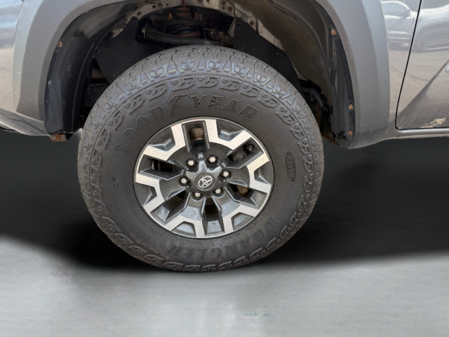 Used 2021 Toyota Tacoma TRD Off-Road AWD/4WD image 26