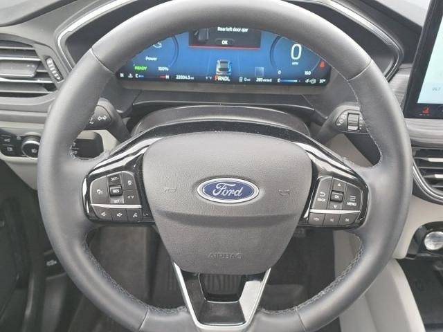 Certified 2025 Ford Escape SE w/ PHEV Premium Package FWD image 15
