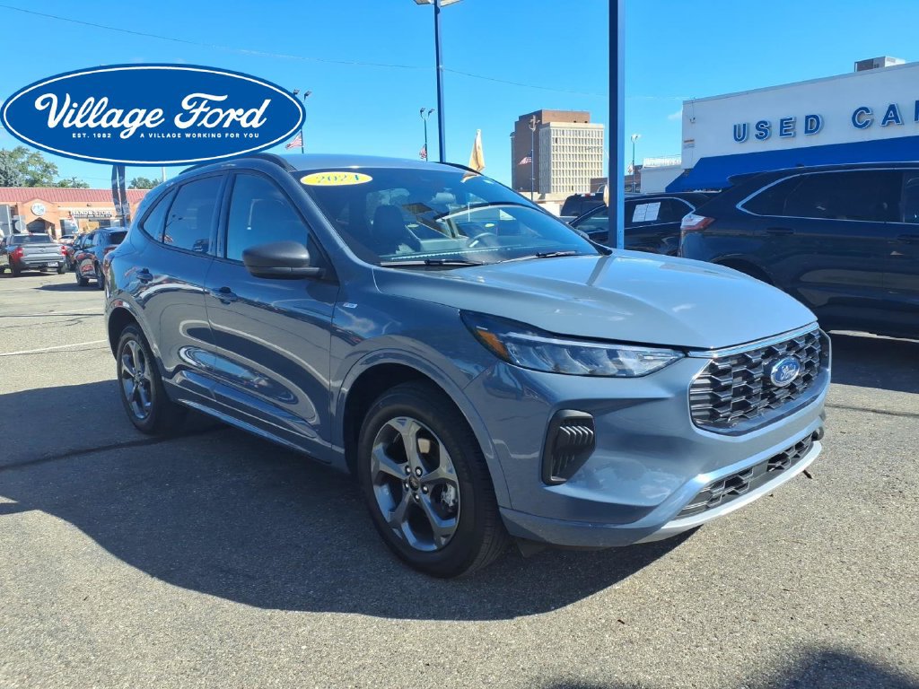 Certified 2024 Ford Escape ST-Line w/ Tech Pack #1 AWD/4WD image 4