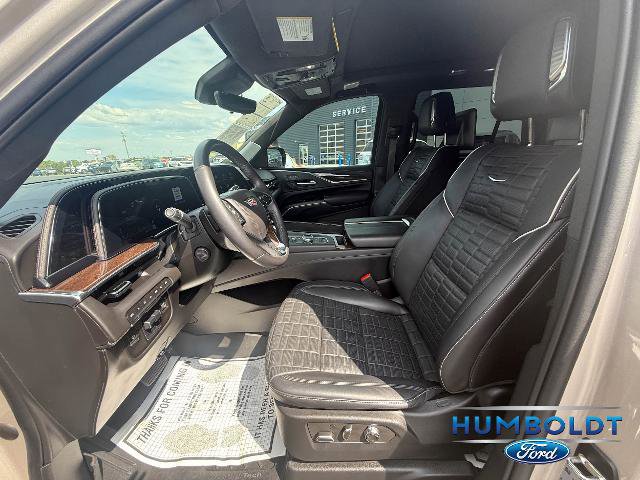 Used 2023 Cadillac Escalade Premium Luxury Platinum image 11