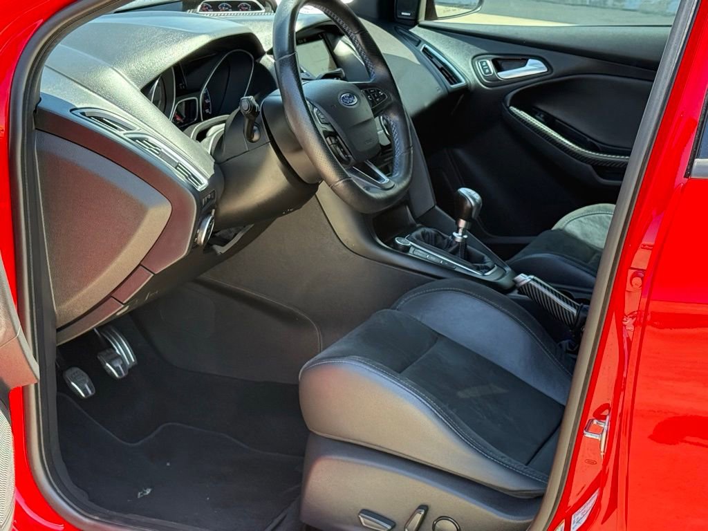 Certified 2018 Ford Focus RS AWD/4WD image 5