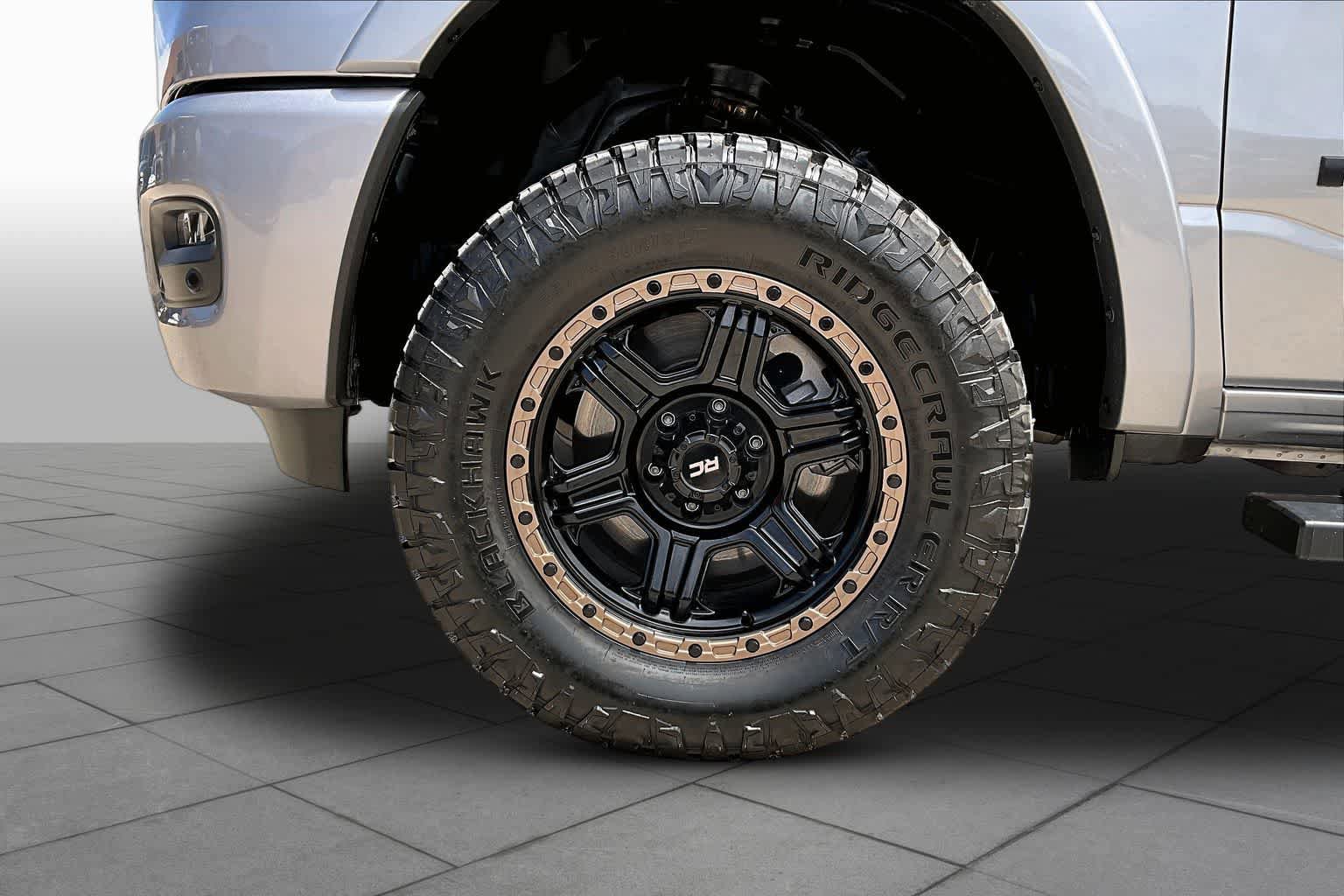 Used 2025 RAM 1500 Laramie w/ Sport Appearance Package AWD/4WD image 11