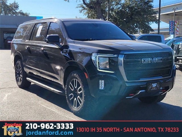 Used 2022 GMC Yukon XL AT4 image 7