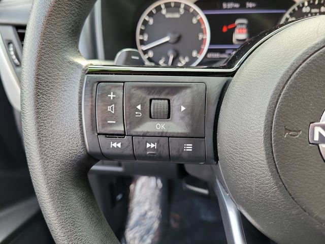 Used 2023 Nissan Rogue SV image 9