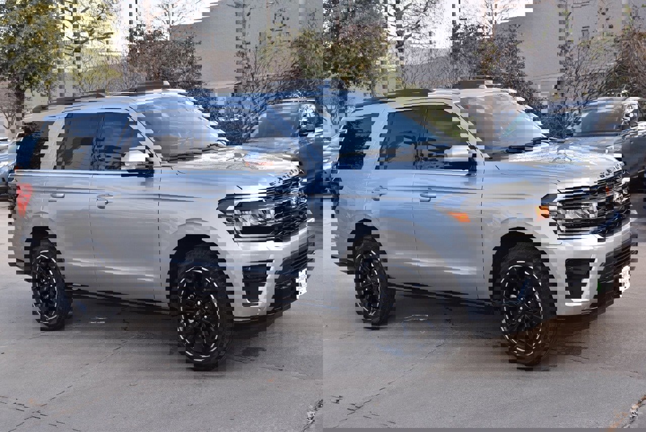 Certified 2024 Ford Expedition Limited image 5