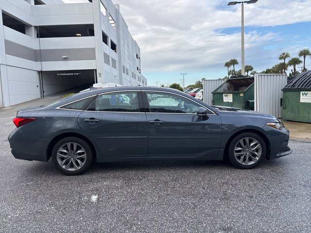 Used 2020 Toyota Avalon XLE image 2