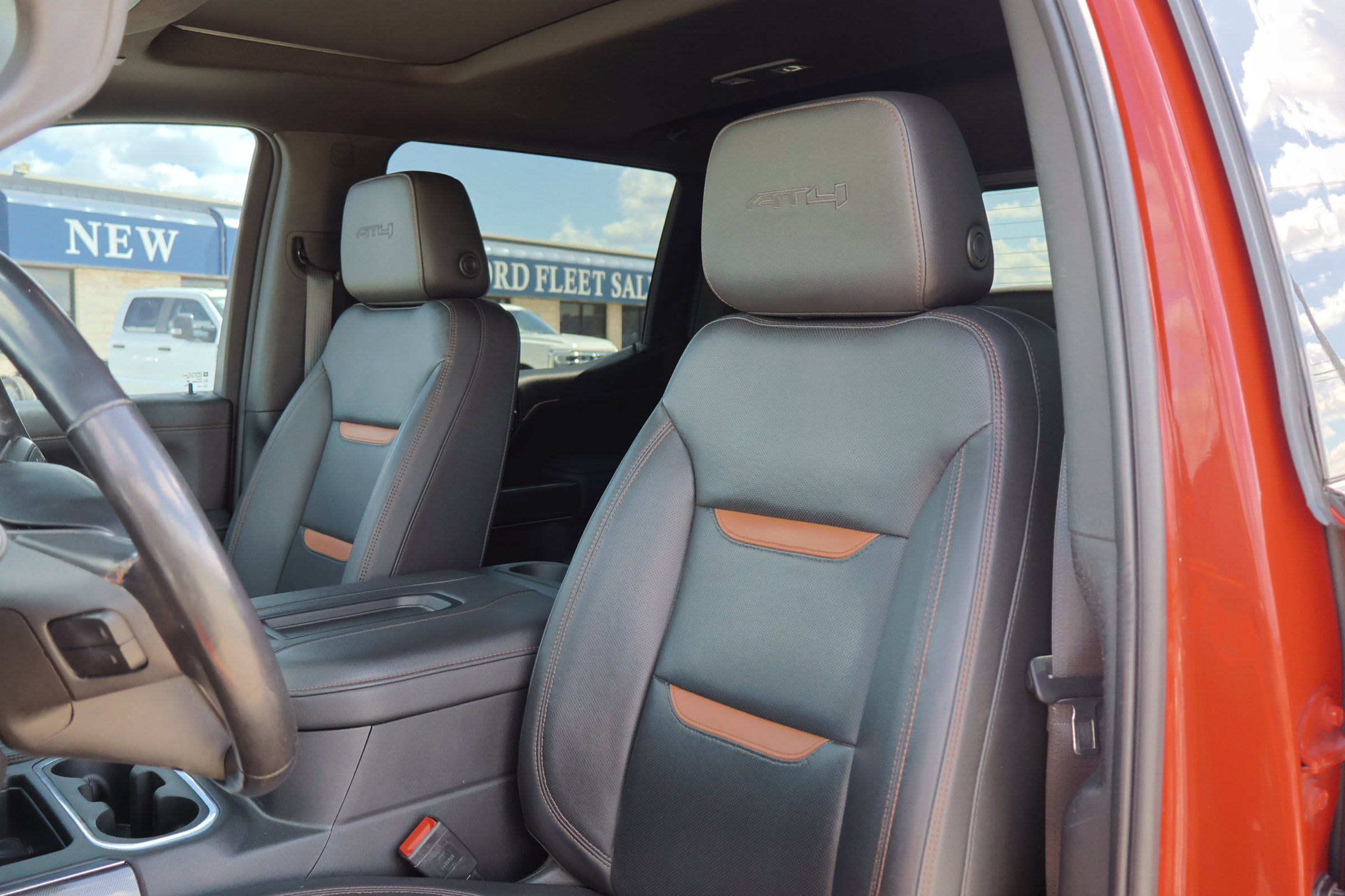Used 2022 GMC Sierra 1500 AT4 w/ Technology Package image 15