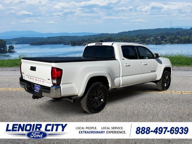 Used 2021 Toyota Tacoma SR5 AWD/4WD image 11