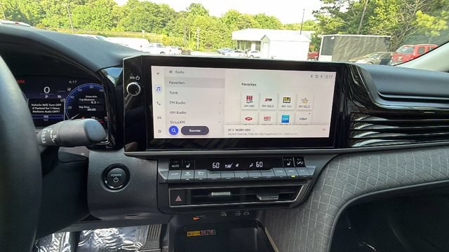 Used 2025 Toyota Camry XLE FWD image 27