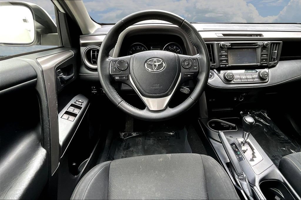 Used 2018 Toyota RAV4 XLE FWD image 10