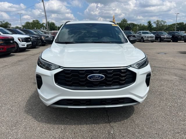 Certified 2024 Ford Escape ST-Line w/ Tech Pack #1 AWD/4WD image 2