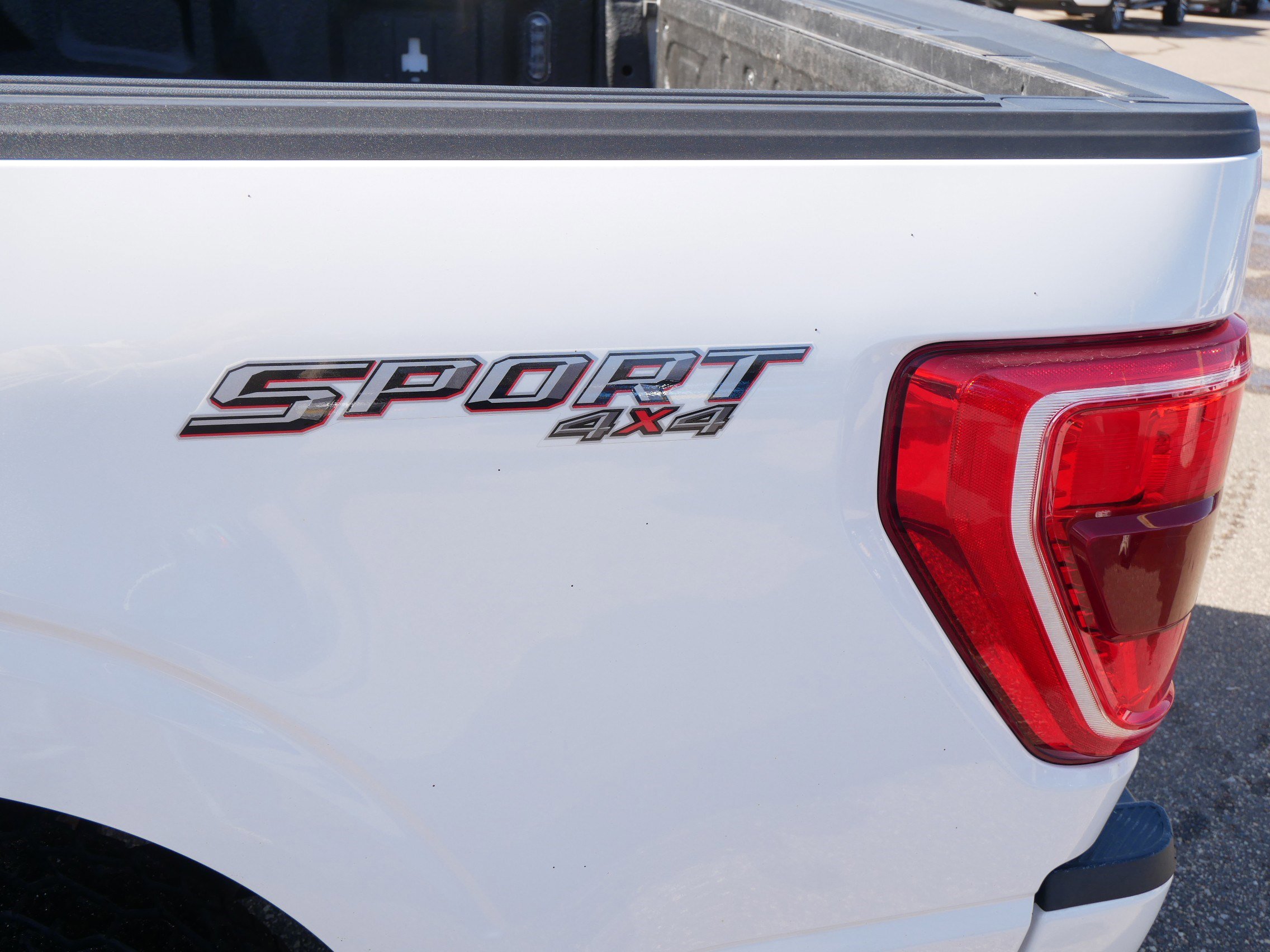 Certified 2021 Ford F150 XLT w/ Equipment Group 302A High image 18