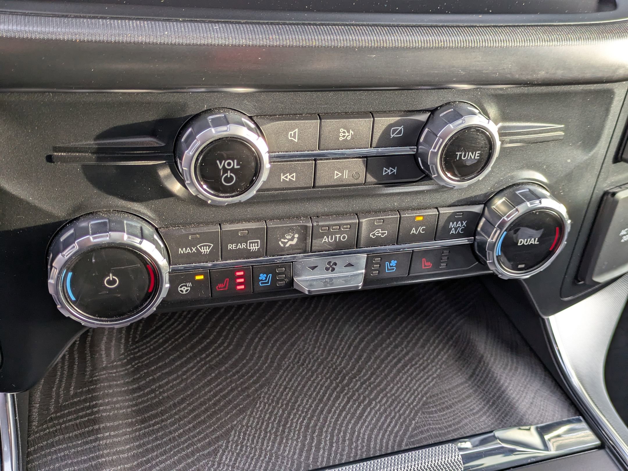 Certified 2022 Ford F150 Platinum w/ Equipment Group 701A High image 25