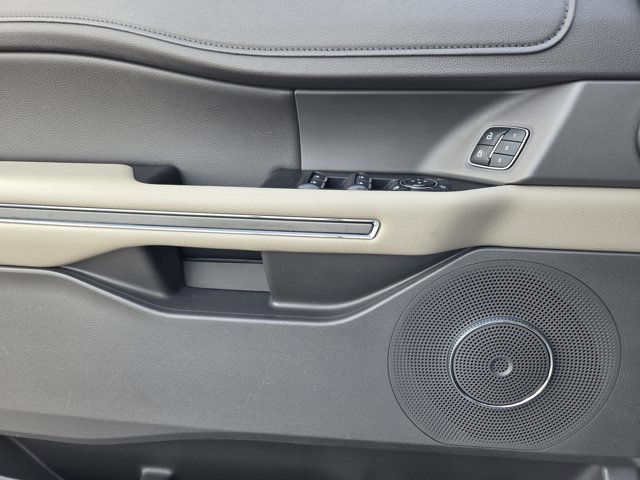 Certified 2019 Ford Expedition XLT w/ Equipment Group 202A image 20