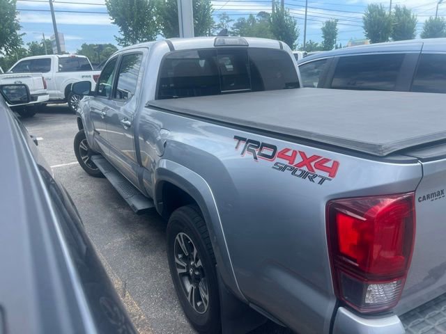 Used 2019 Toyota Tacoma TRD Sport AWD/4WD image 2