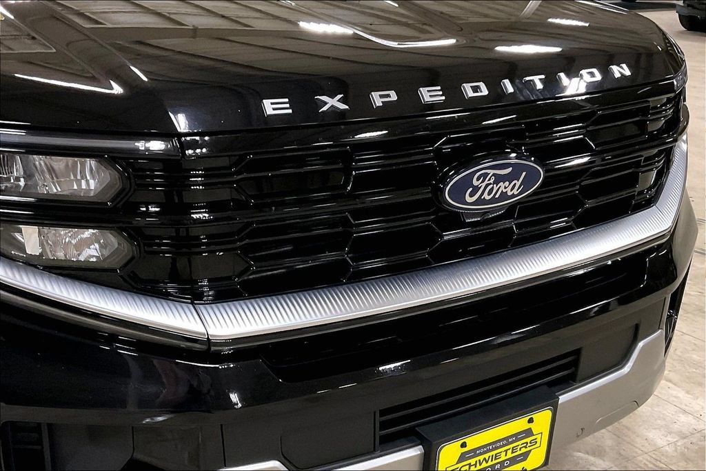 Certified 2025 Ford Expedition Max Platinum w/ Driver's Package AWD/4WD image 30