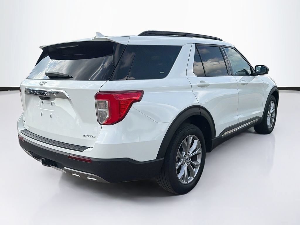 Certified 2024 Ford Explorer XLT w/ Equipment Group 202A AWD/4WD image 5