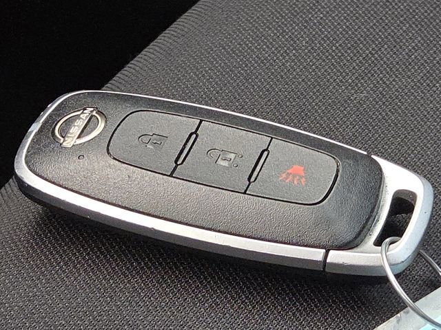 Used 2024 Nissan Rogue S image 36