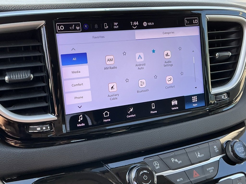 Used 2024 Chrysler Pacifica Touring-L image 40