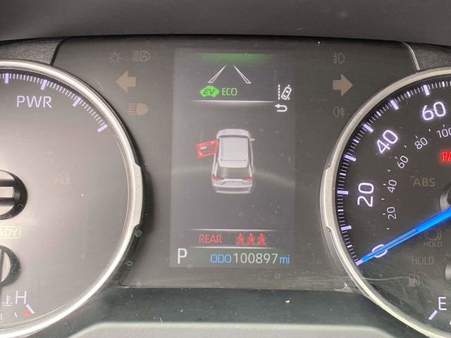 Used 2020 Toyota RAV4 LE image 25