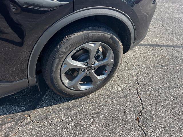 Certified 2025 Ford Escape ST-Line w/ Cold Weather Package AWD/4WD image 16