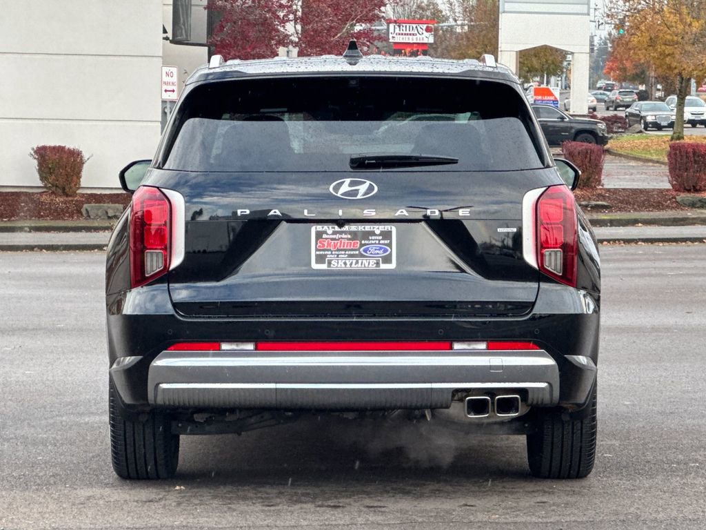 Used 2024 Hyundai Palisade Calligraphy image 4