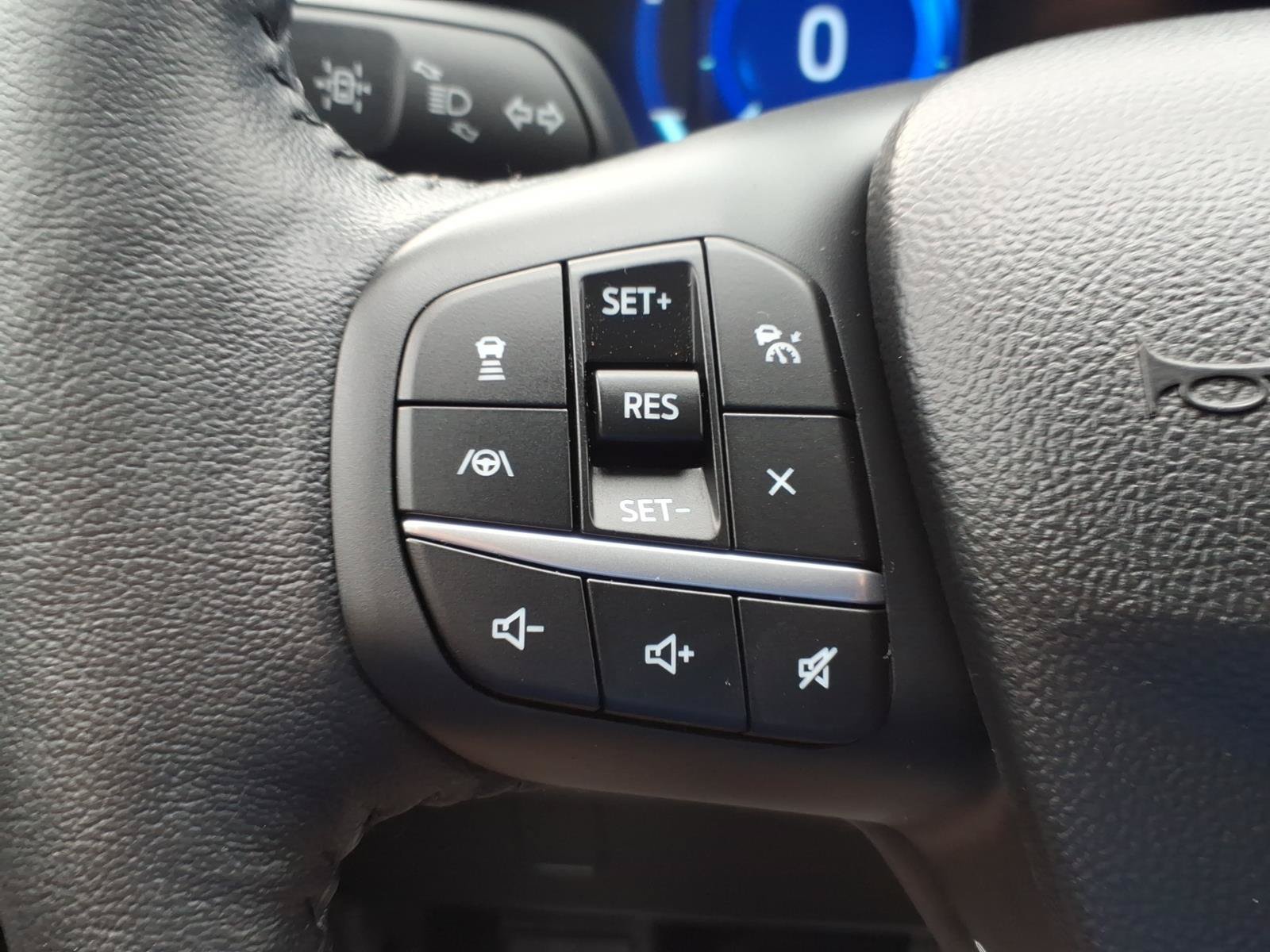 Certified 2020 Ford Escape Titanium AWD/4WD image 13