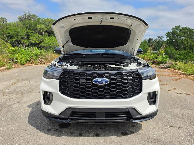 Certified 2025 Ford Explorer ST-Line w/ Premium Package RWD image 19