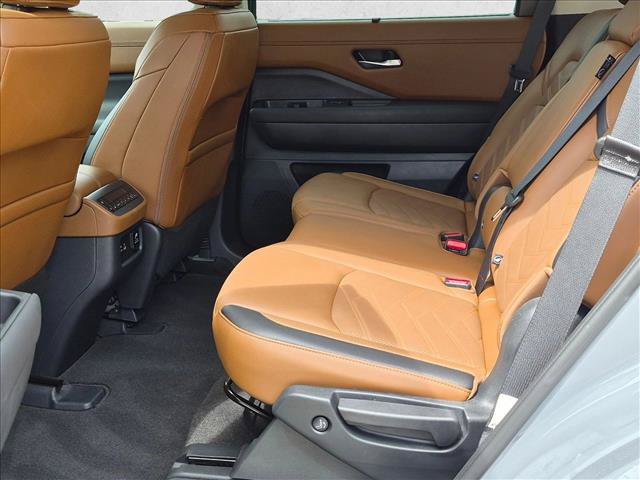 Used 2025 Nissan Pathfinder Platinum w/ Cargo Package FWD image 18